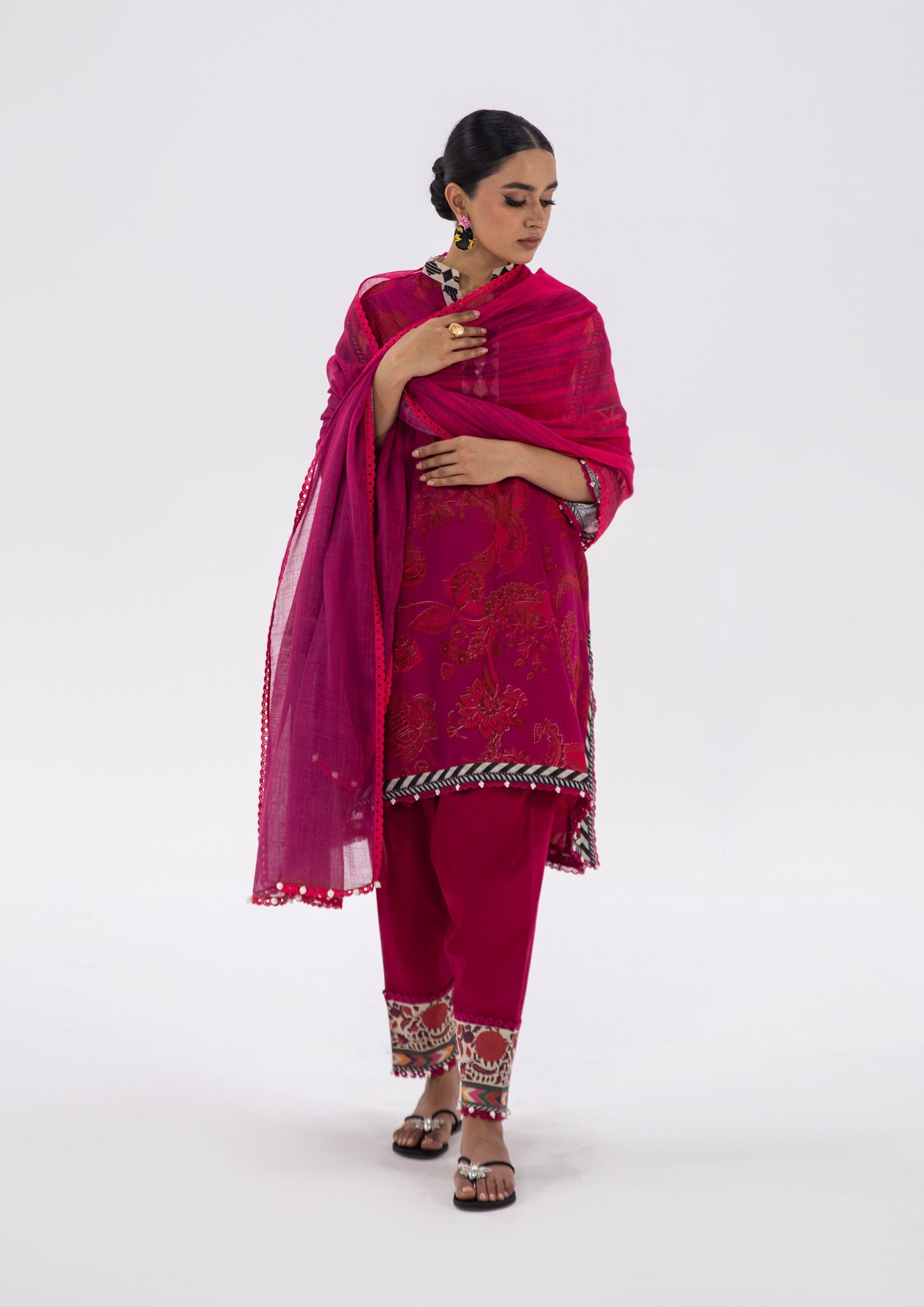 Sana Safinaz Printed Linen 3Pc – Deep Magenta with Embroidered Accents - Khoobsurat