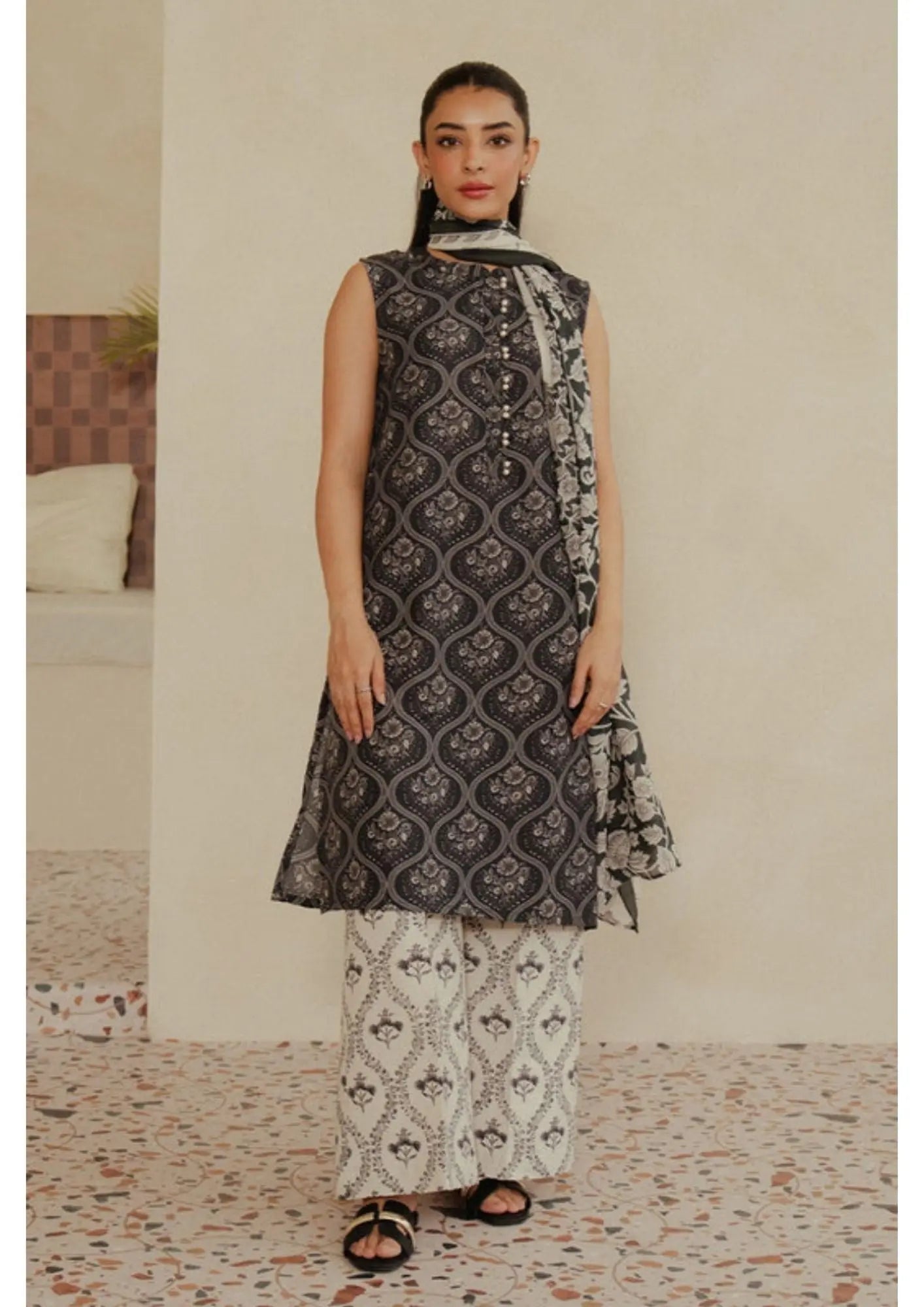 Elegant Grey Printed Lawn Suit with Dupatta - Beech Tree khoobsurat.store