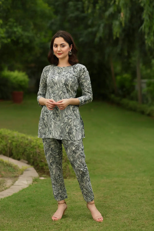 ITTEHAD Crystal Linen – Monochrome Animal Print 2 Piece Unstitched Suit Khoobsurat